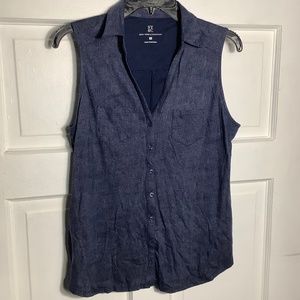 New York & Co. Soft Sleeveless Button Down Top - M